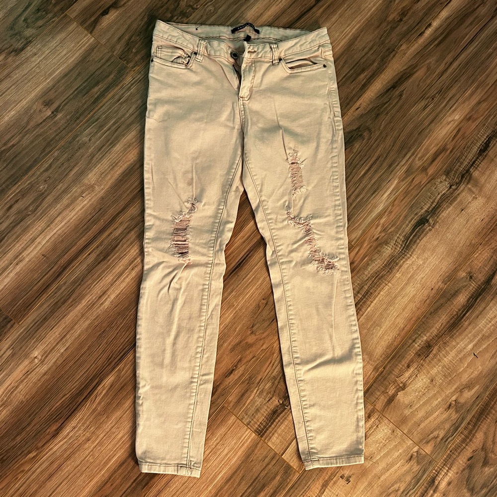 super cute tan jeans💛